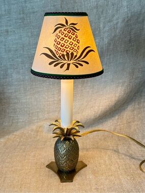 vintage brass pineapple mini lamp w/ Pat Wade shade